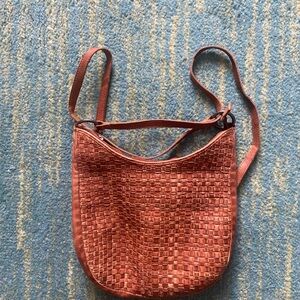 Elegant Vilenca Holland Woven Crossbody Backpack Bag - Tan